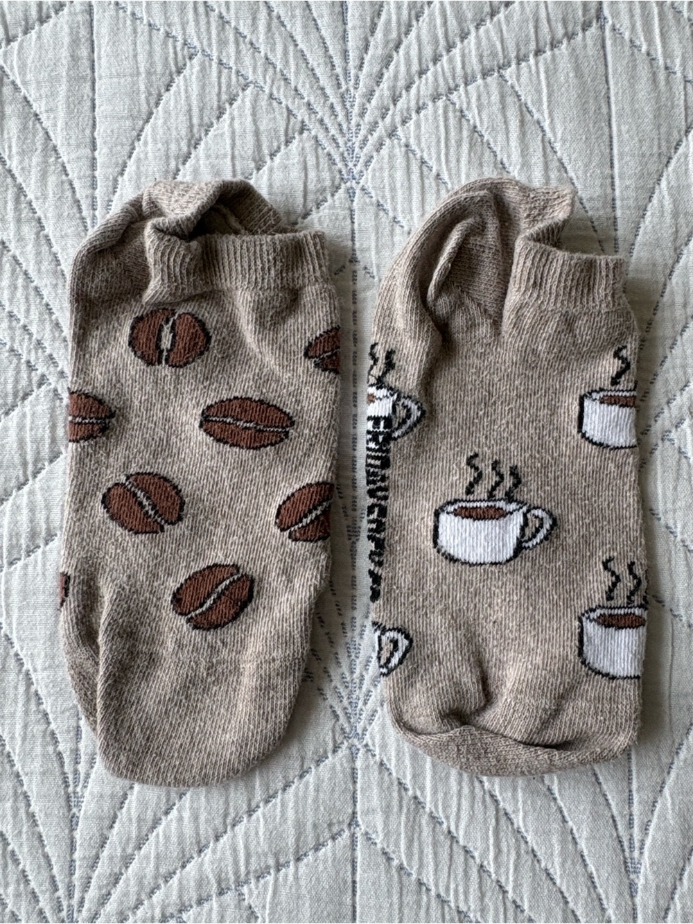 Women's Beige Coffee Cup & Bean Ankle Socks